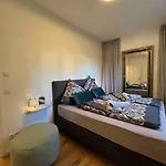 4younic Glonn1 * Boxspring * Jacuzzi * Netflix*65“